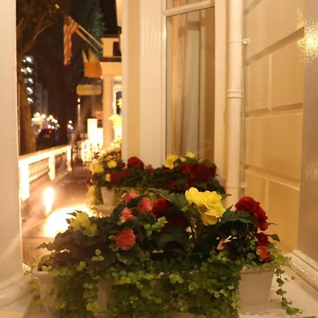 Kilronan House Hotel Dublin Exterior photo